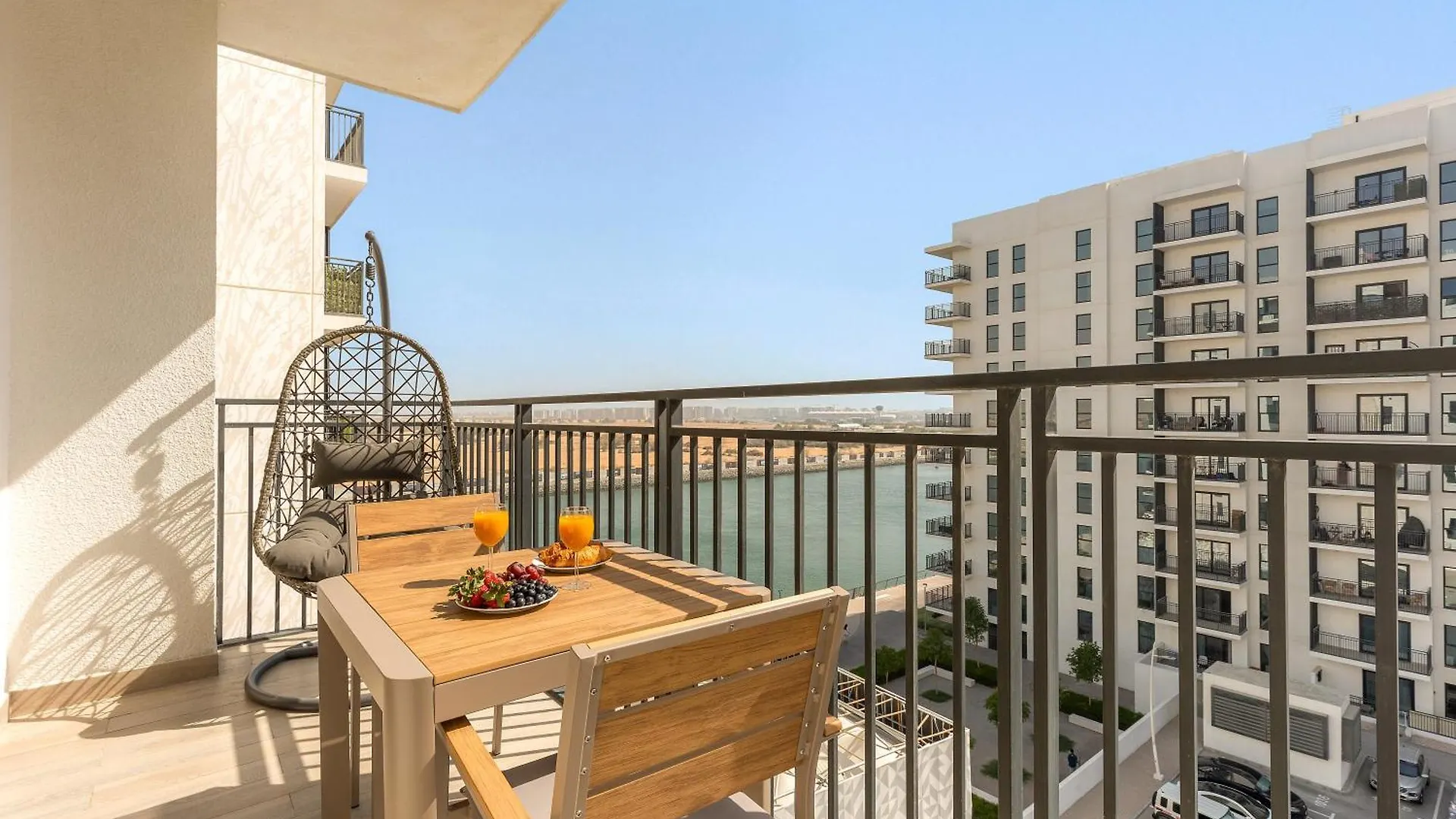 Perfectly Located Apt Near Yas Mall & Ferrari World Abu Dhabi 0*,