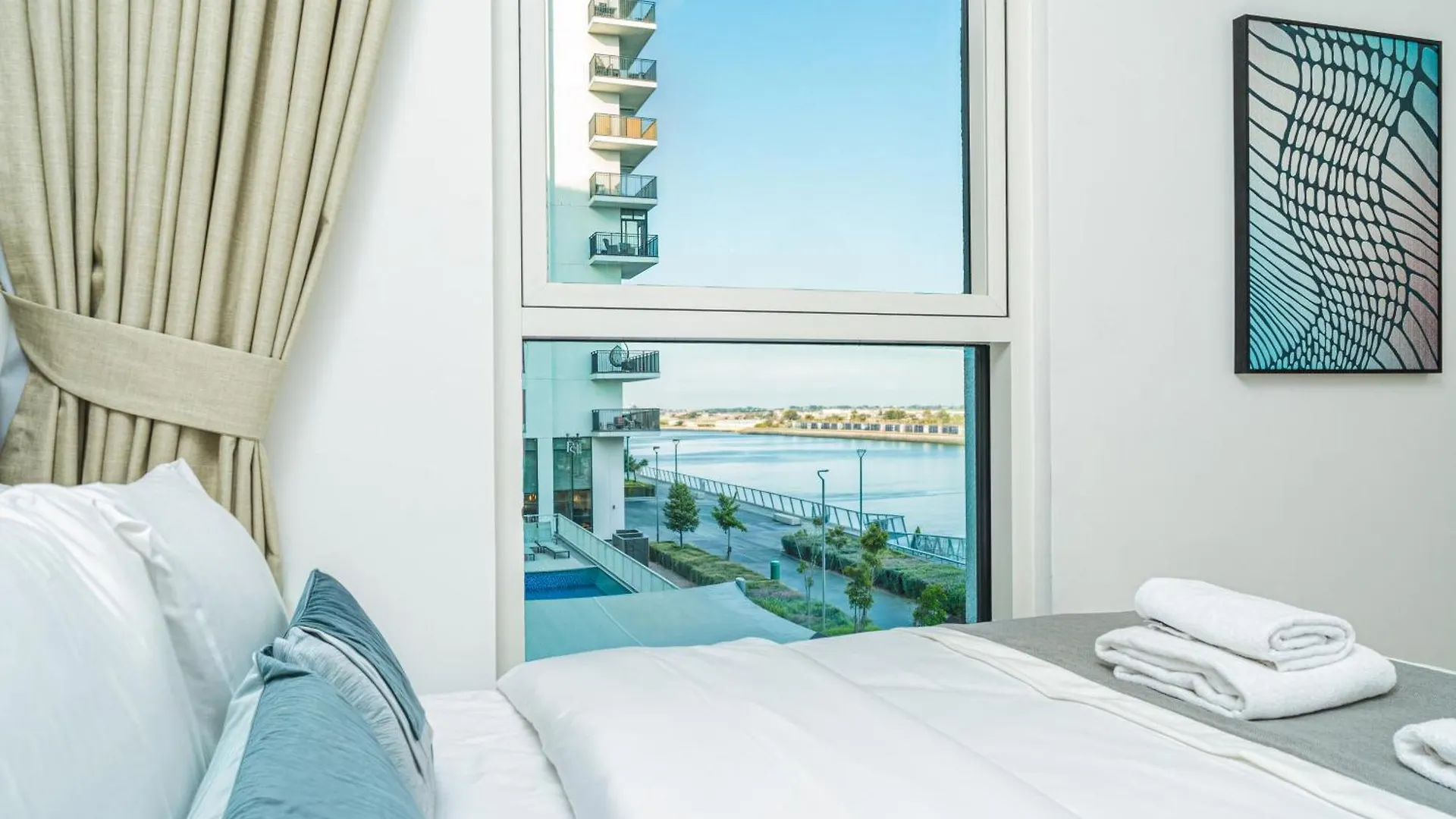 Perfectly Located Apt Near Yas Mall & Ferrari World Abu Dhabi 0*,