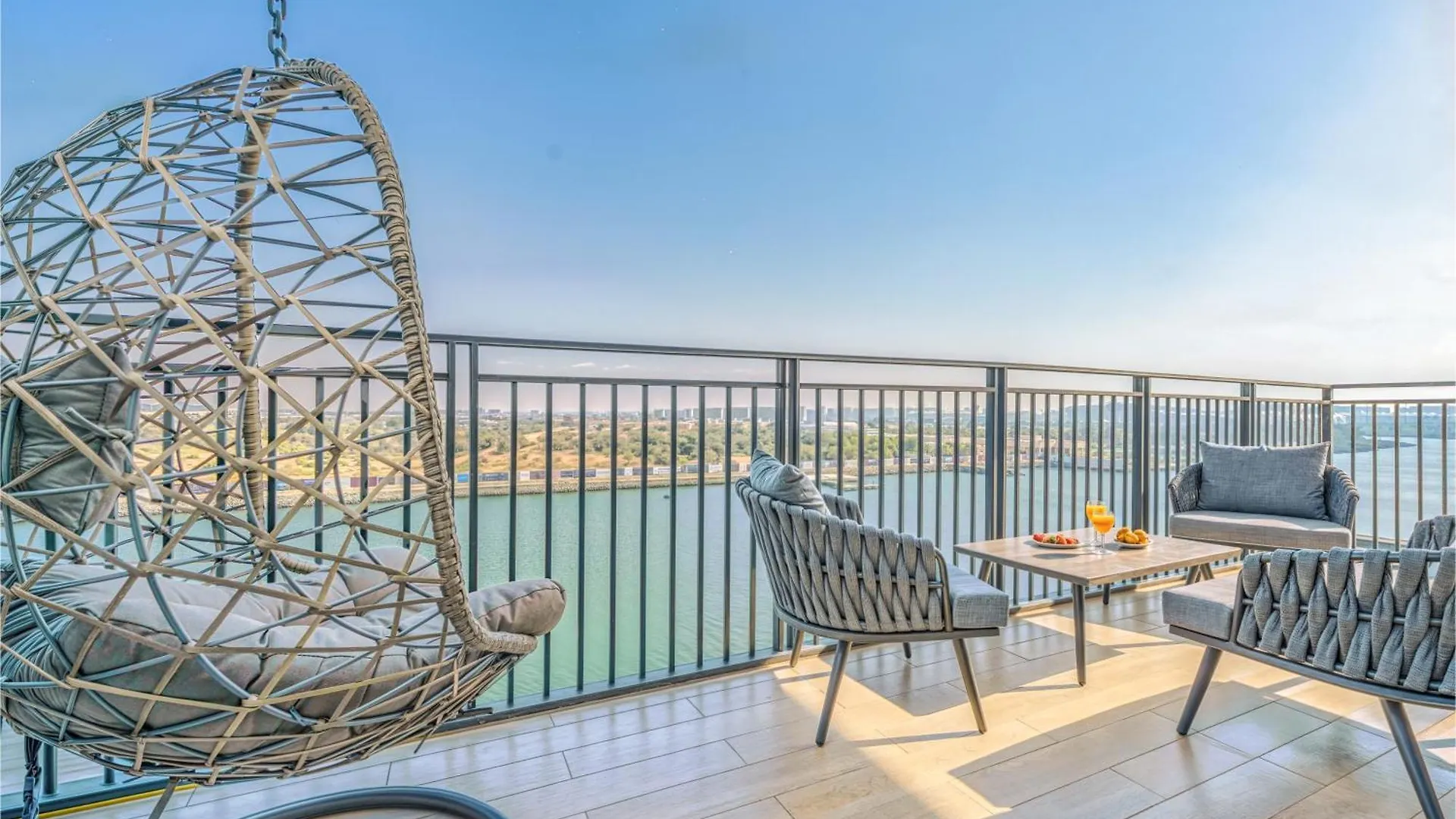 Perfectly Located Apt Near Yas Mall & Ferrari World Abu Dhabi Apartment